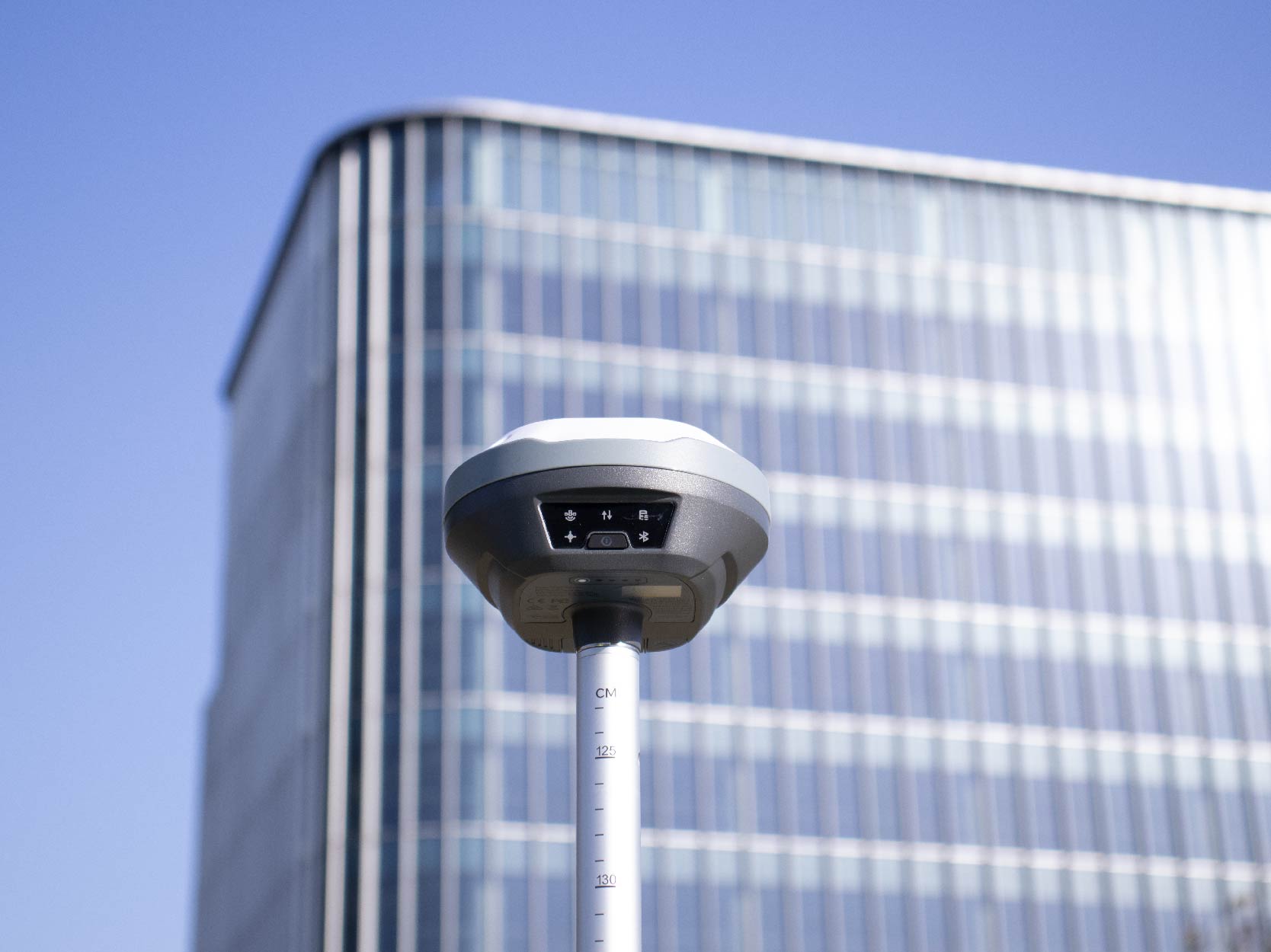 UHF radio 4G cellular connectivity